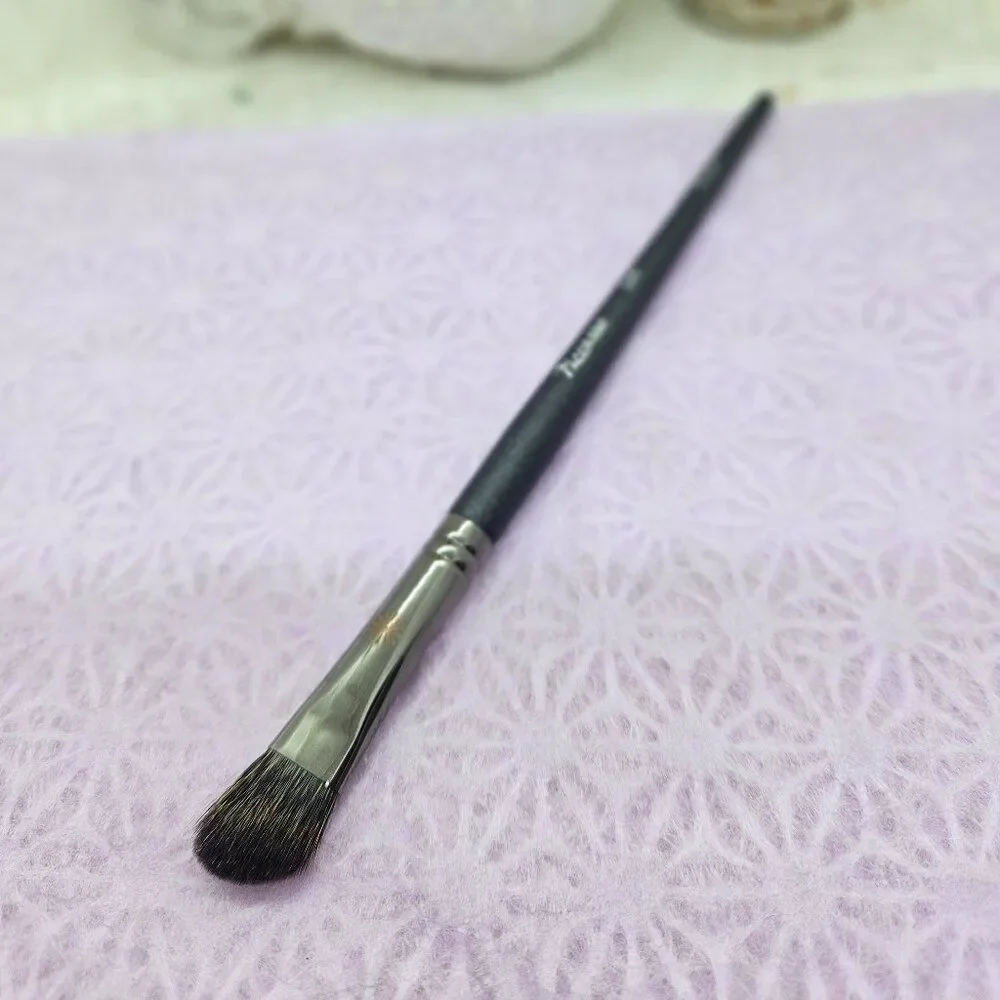 Piccasso 209 Angled Eyeshadow Brush New